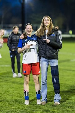 Bild 382 - wBJ Hamburger SV - Eimsbuettler TV : Ergebnis: 4:0